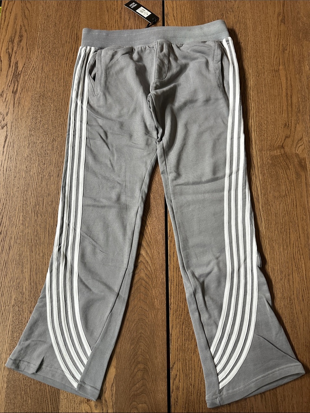 NWT. URBAN BEAST Men's Gray Jogger Pants Size MEDIUM